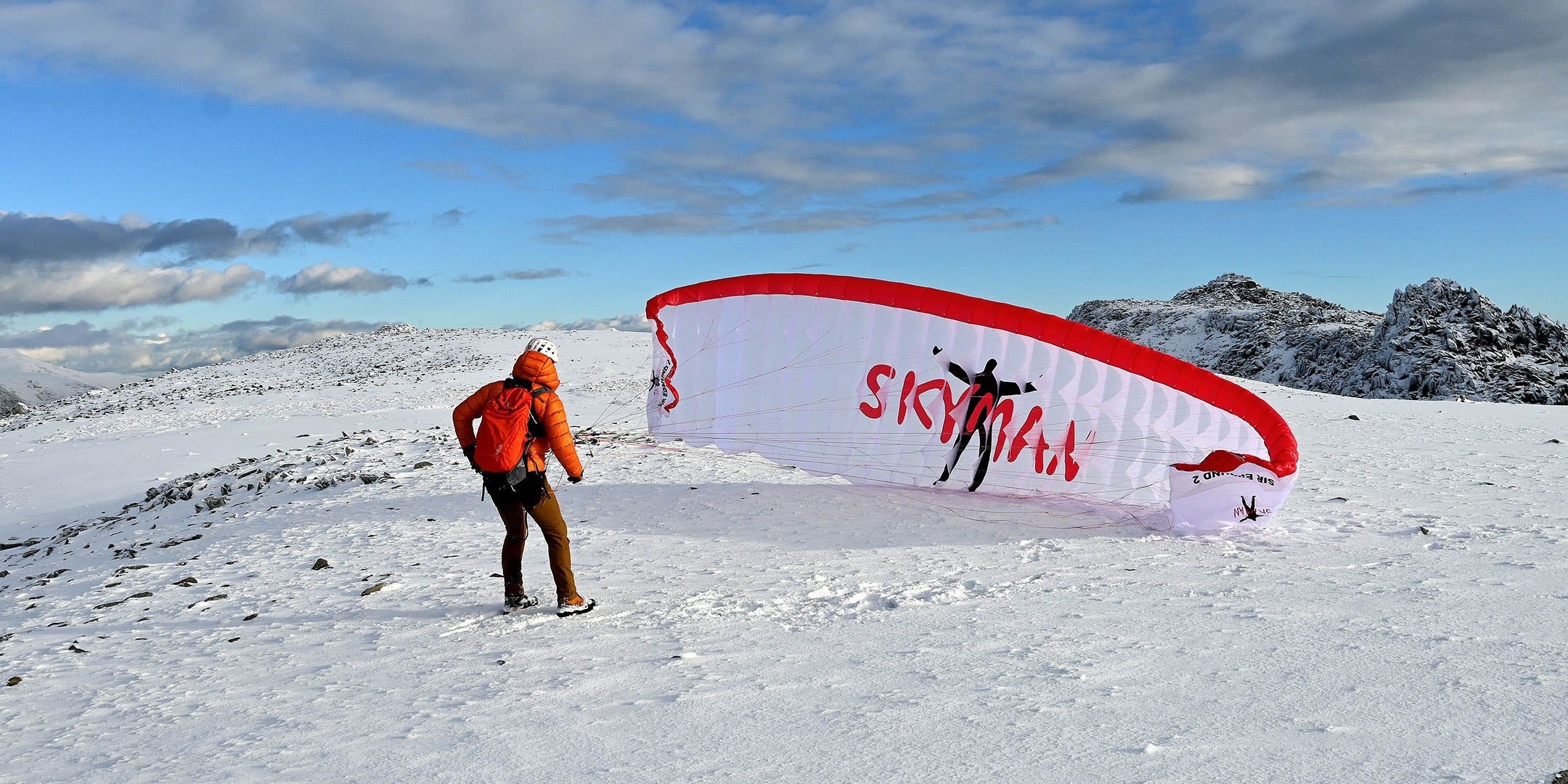 From Summit to Sky: 5 Iconic Eryri routes with paragliding descents 