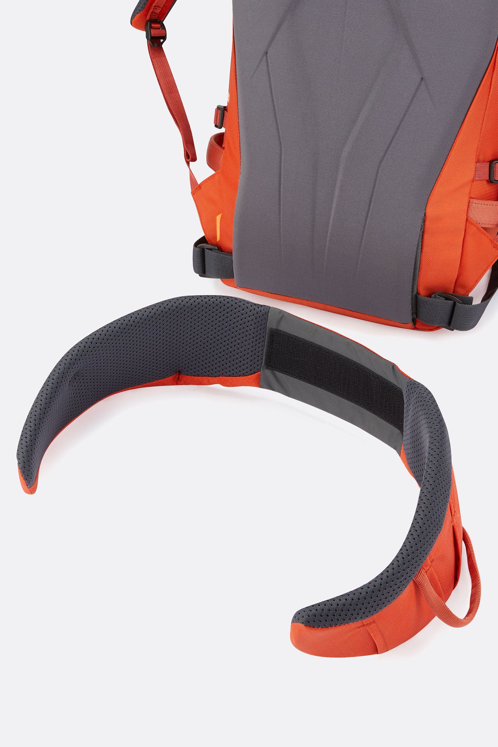 Backpack with clearance removable hip belt
