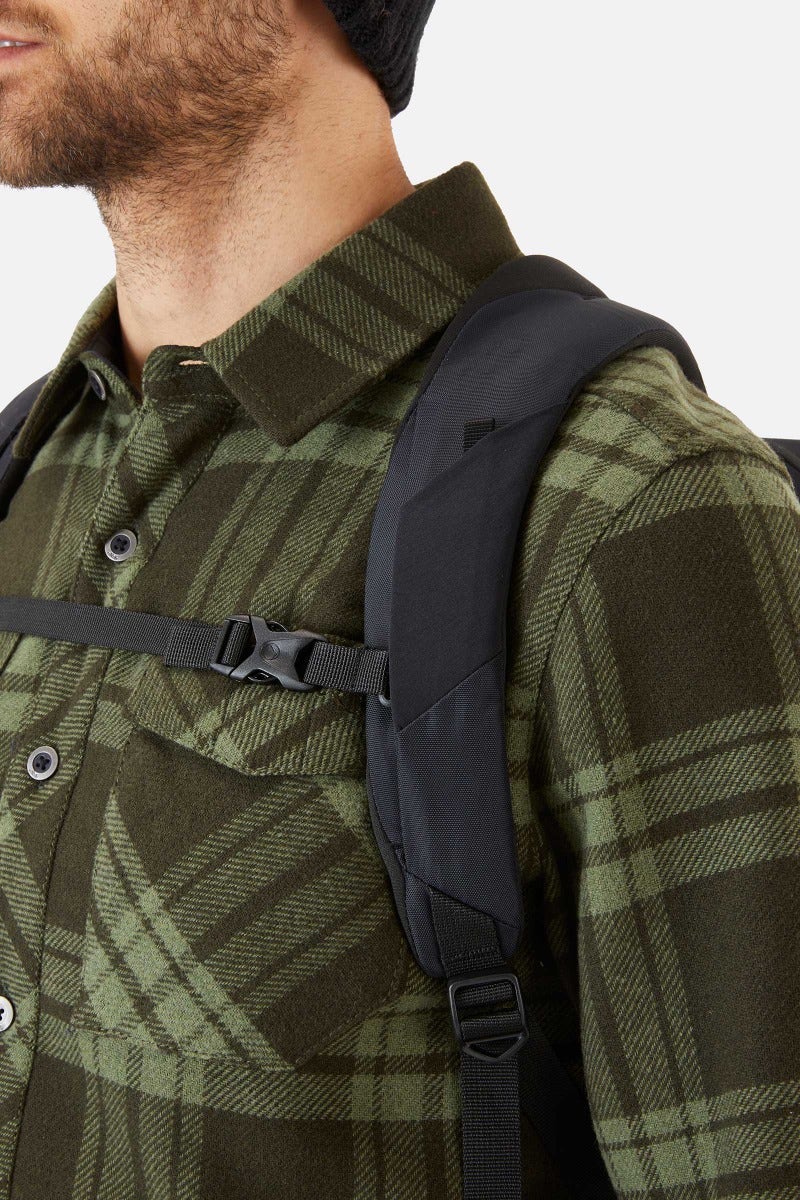 代引き不可】 取寄 ラブ デポ 25 バックパック Rab Depot Backpack Black trumbullcampbell.com